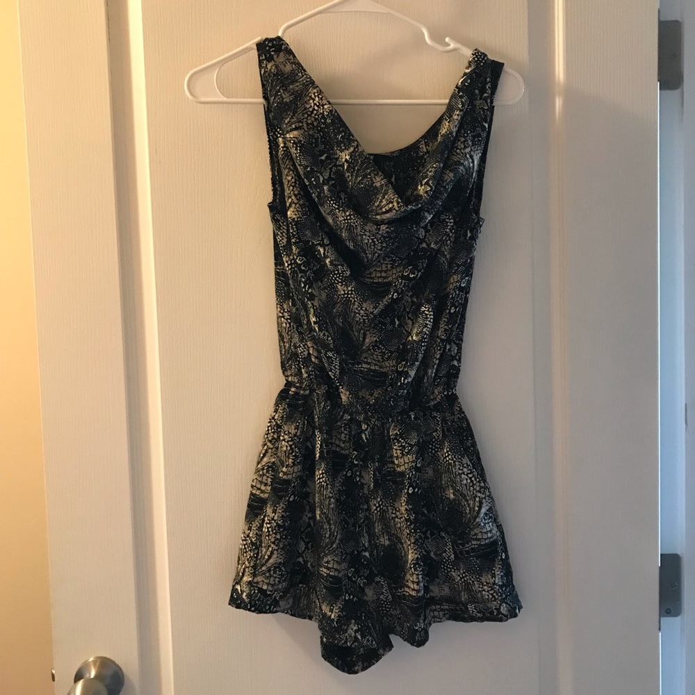 🔥THE PERFECT ROMPER